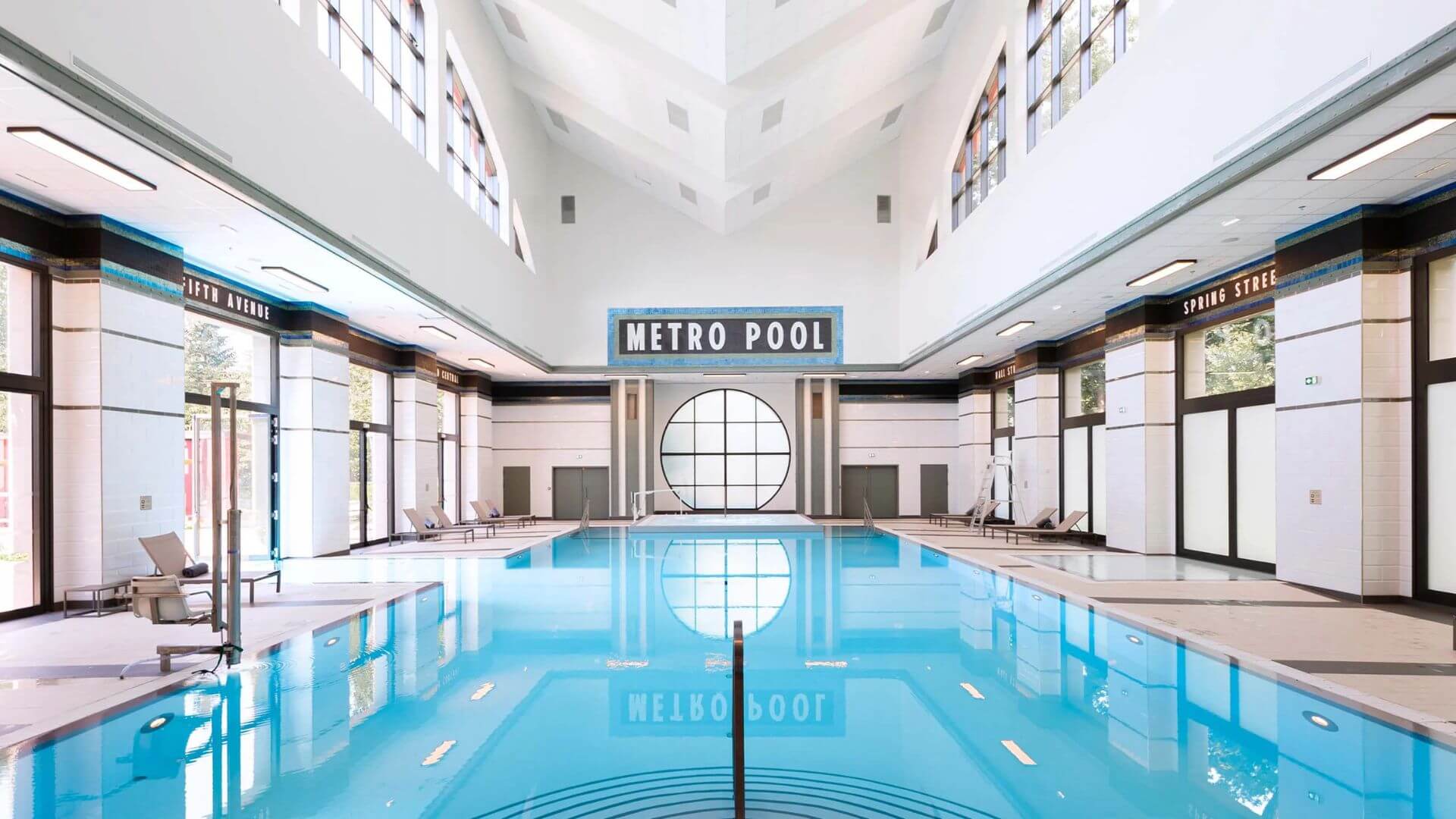 Hôtels avec piscine à Disneyland Paris : le guide des meilleures adresses pour les familles