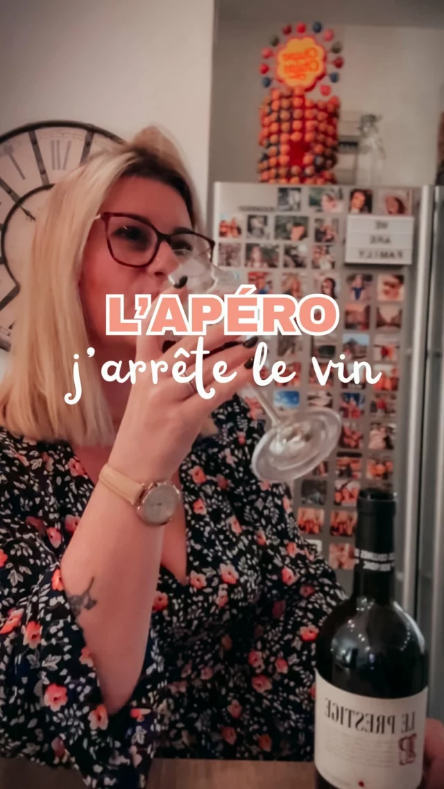 🍷 « Parfois je pense à arrêter le vin… et puis je me rappelle que des familles entières de viticulteurs comptent sur moi ! »

Je ne bois pas… je soutiens l’économie locale 😅

👉 Qui d’autre se sacrifie comme moi ? 😜

Abonne-toi à @milie_cqcb pour plus de conseils essentiels 😂

#humour #vin #winelover #teamvin #mamanhumour #instamaman #reelsfrance #reelsinstagram #viedemaman #blague #humourdujour #passionvin #france